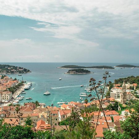 Jesliving Hvar - 2 Bedroom Elegant Apartment With Sea View In Historic Center Of 赫瓦尔 外观 照片