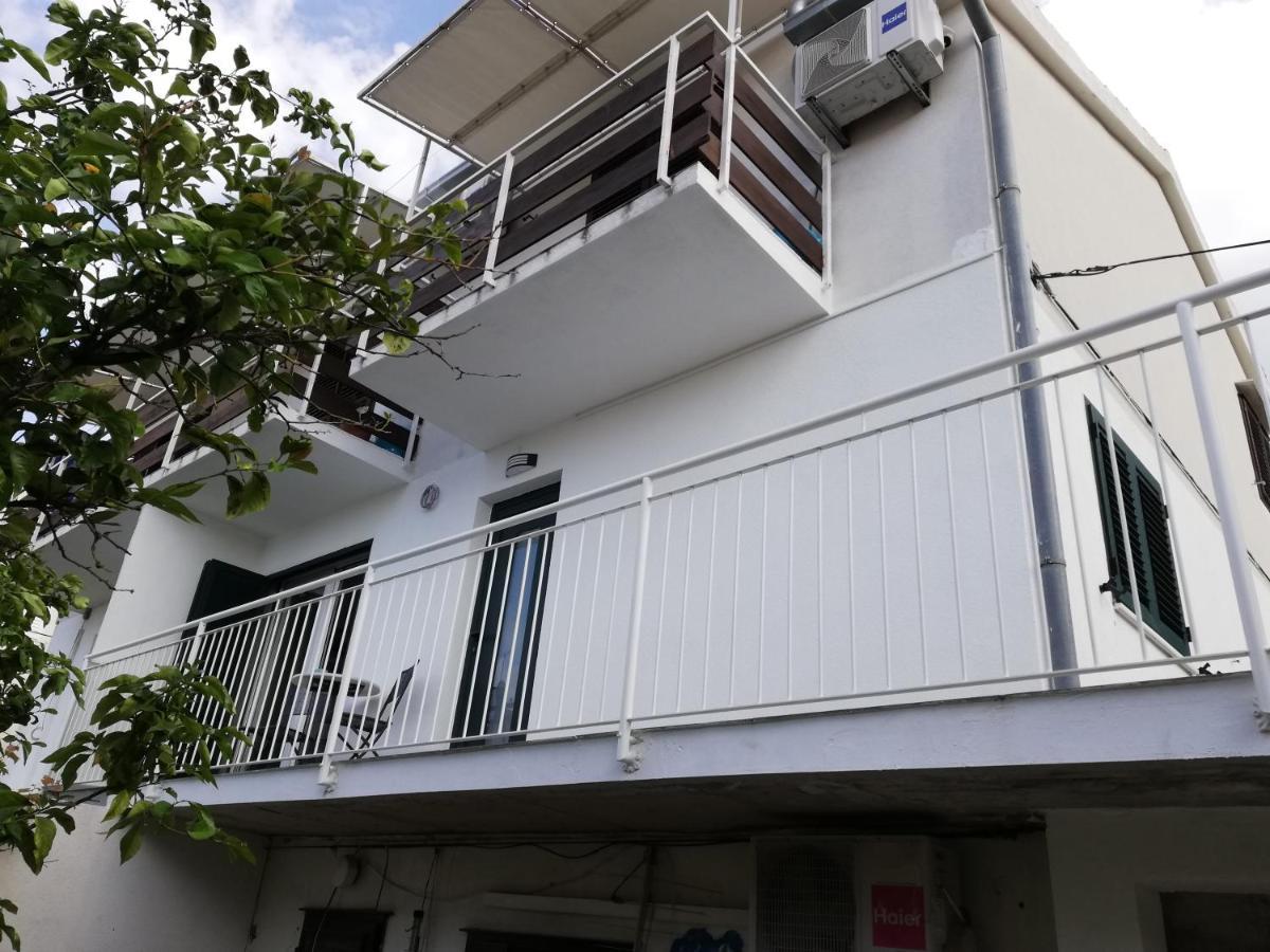 Jesliving Hvar - 2 Bedroom Elegant Apartment With Sea View In Historic Center Of 赫瓦尔 外观 照片