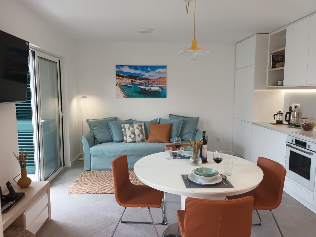 Jesliving Hvar - 2 Bedroom Elegant Apartment With Sea View In Historic Center Of 赫瓦尔 外观 照片