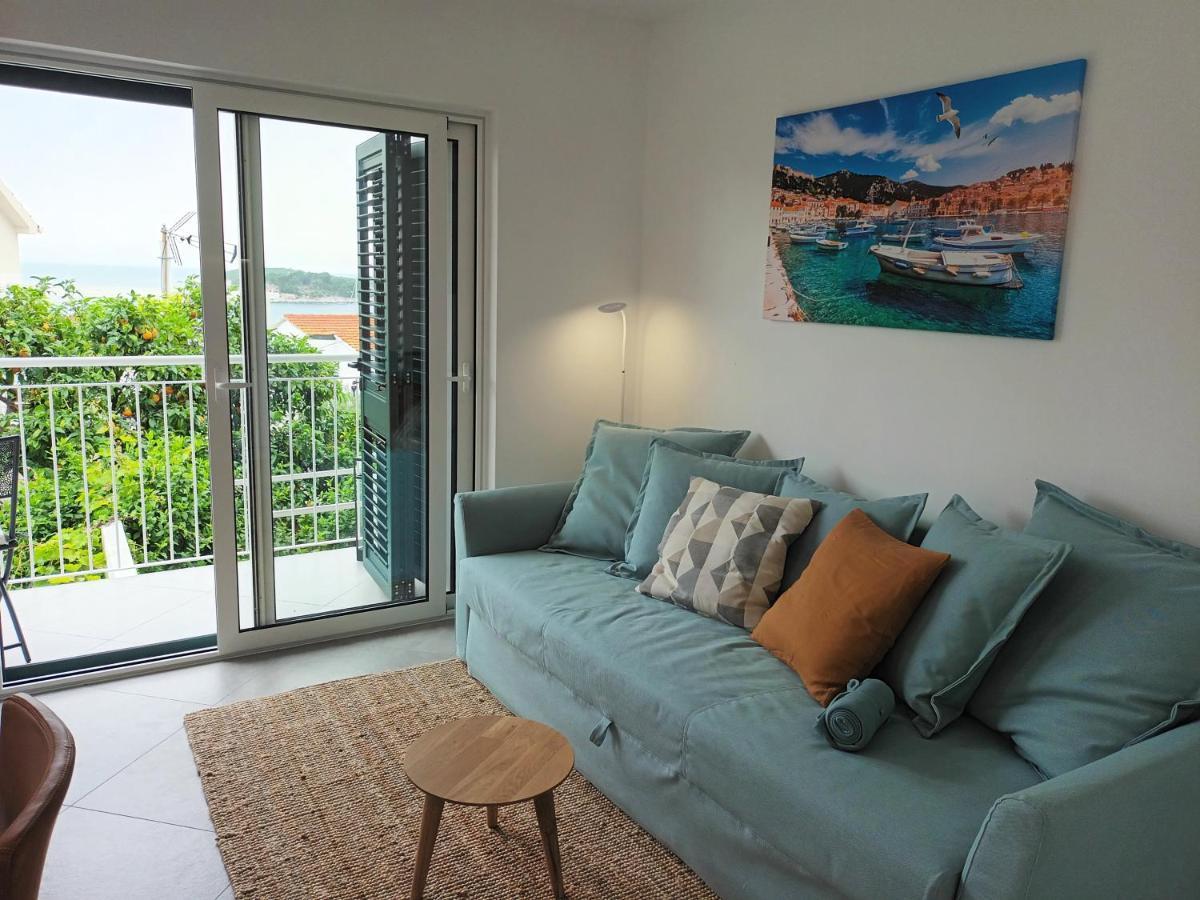 Jesliving Hvar - 2 Bedroom Elegant Apartment With Sea View In Historic Center Of 赫瓦尔 外观 照片