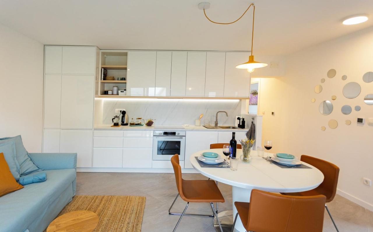 Jesliving Hvar - 2 Bedroom Elegant Apartment With Sea View In Historic Center Of 赫瓦尔 外观 照片