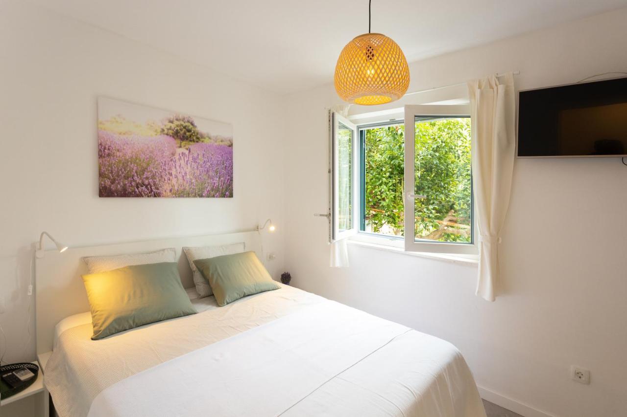 Jesliving Hvar - 2 Bedroom Elegant Apartment With Sea View In Historic Center Of 赫瓦尔 外观 照片