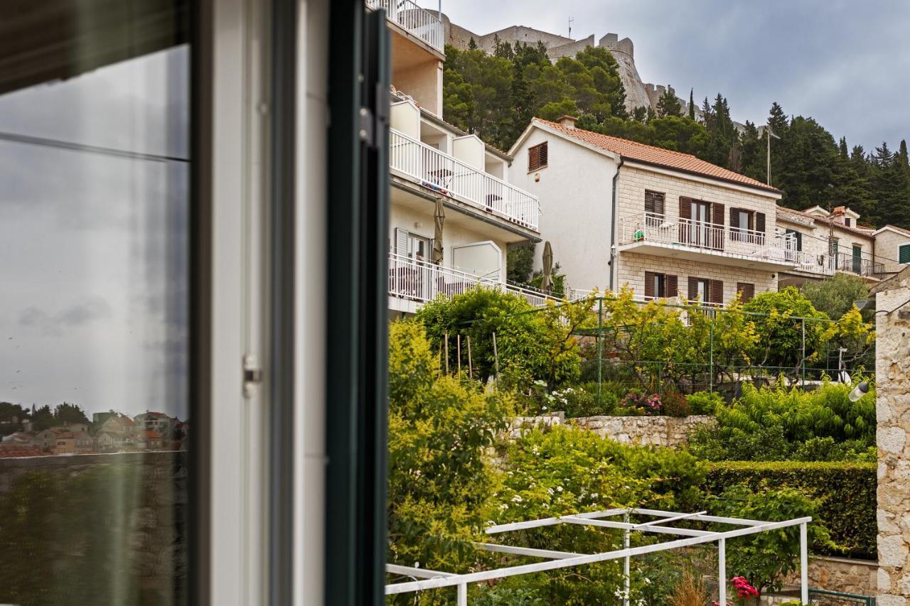 Jesliving Hvar - 2 Bedroom Elegant Apartment With Sea View In Historic Center Of 赫瓦尔 外观 照片