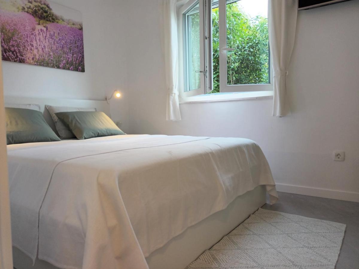 Jesliving Hvar - 2 Bedroom Elegant Apartment With Sea View In Historic Center Of 赫瓦尔 外观 照片