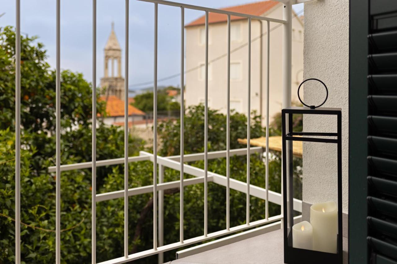 Jesliving Hvar - 2 Bedroom Elegant Apartment With Sea View In Historic Center Of 赫瓦尔 外观 照片