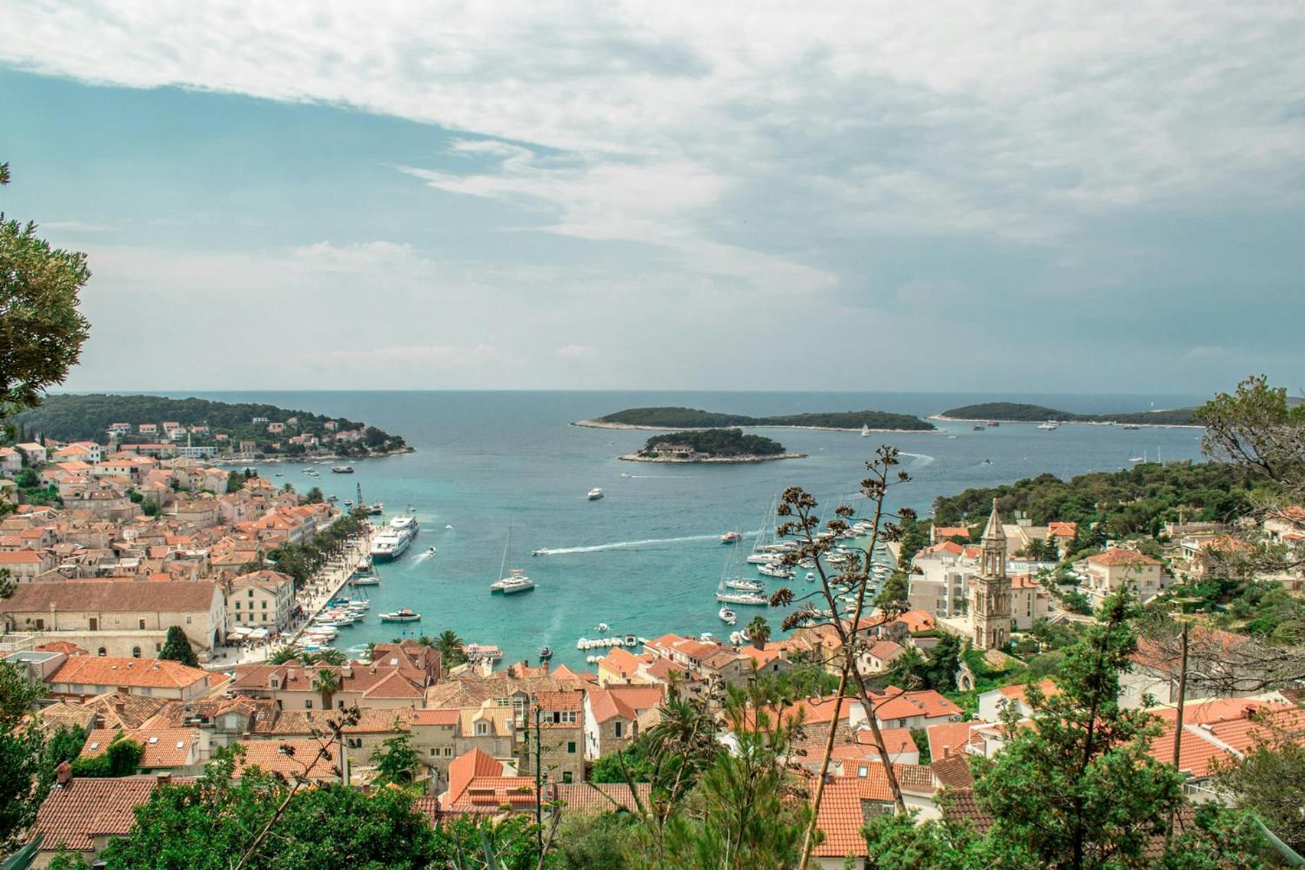 Jesliving Hvar - 2 Bedroom Elegant Apartment With Sea View In Historic Center Of 赫瓦尔 外观 照片